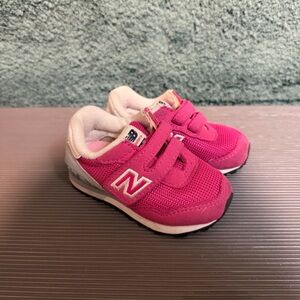 New Balance Girls Hook & Loop Sneaker